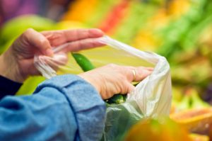 Sacchetti di plastica: precisazioni per evitare sanzioni