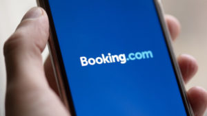 Booking.com: richiesta dati in adempimento alla direttiva DAC7 e al regolamento DSA
