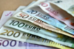 Utilizzo contanti: abbassamento della soglia a 1.000 euro dal 1° gennaio 2022